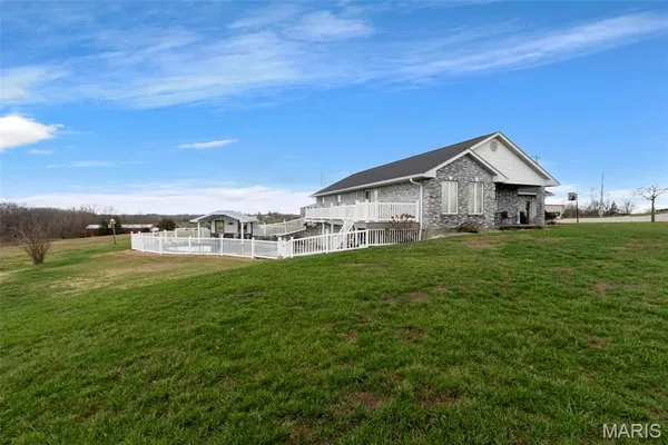 $780,000 | 7633 Hwy F, Perryville, MO 63775