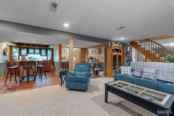 $780,000 | 7633 Hwy F, Perryville, MO 63775