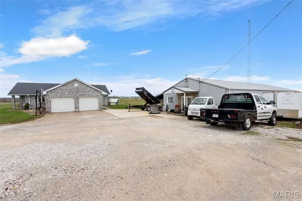 $780,000 | 7633 Hwy F, Perryville, MO 63775