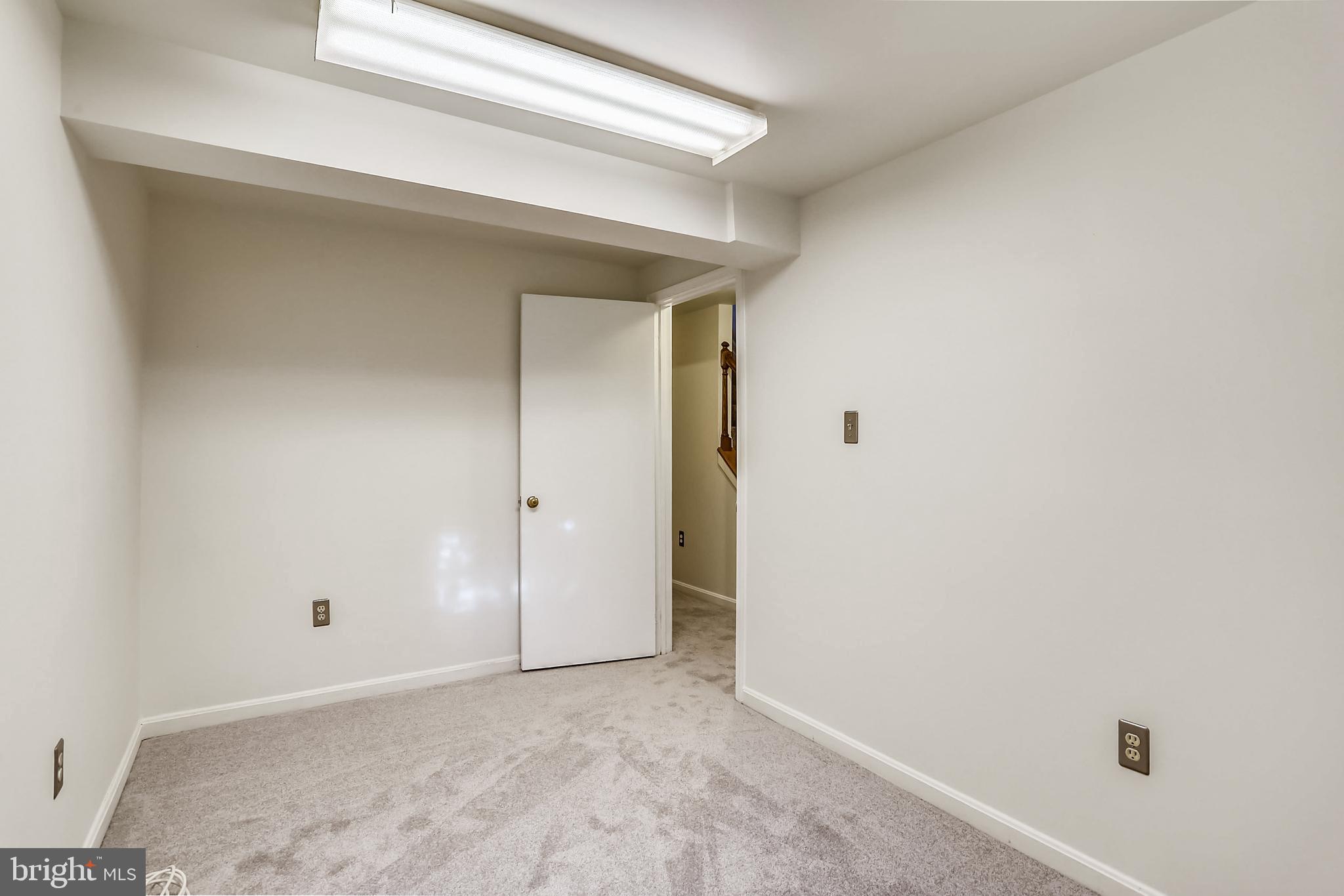 2113 Derby Ridge Lane, Unit 24 Silver Spring, MD 20910 - Photo 29 of 38 Study/Office