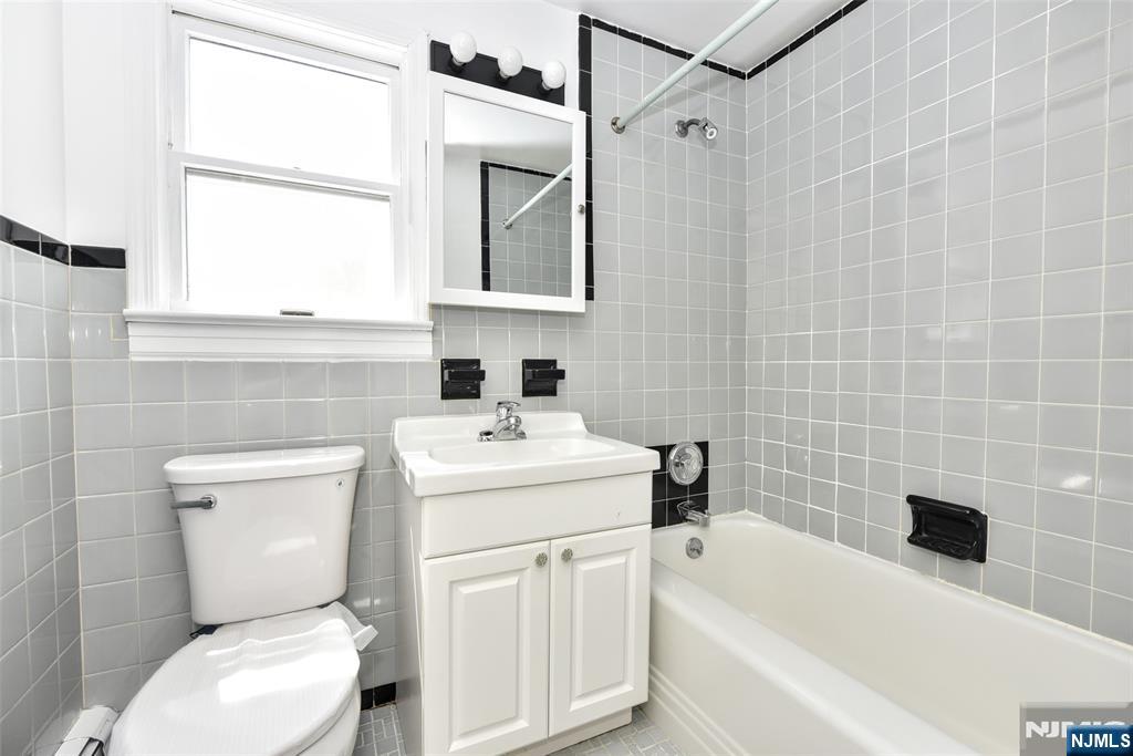 28 Reid Avenue, Unit 2 Bergenfield, NJ 07621 - Photo 9 of 10