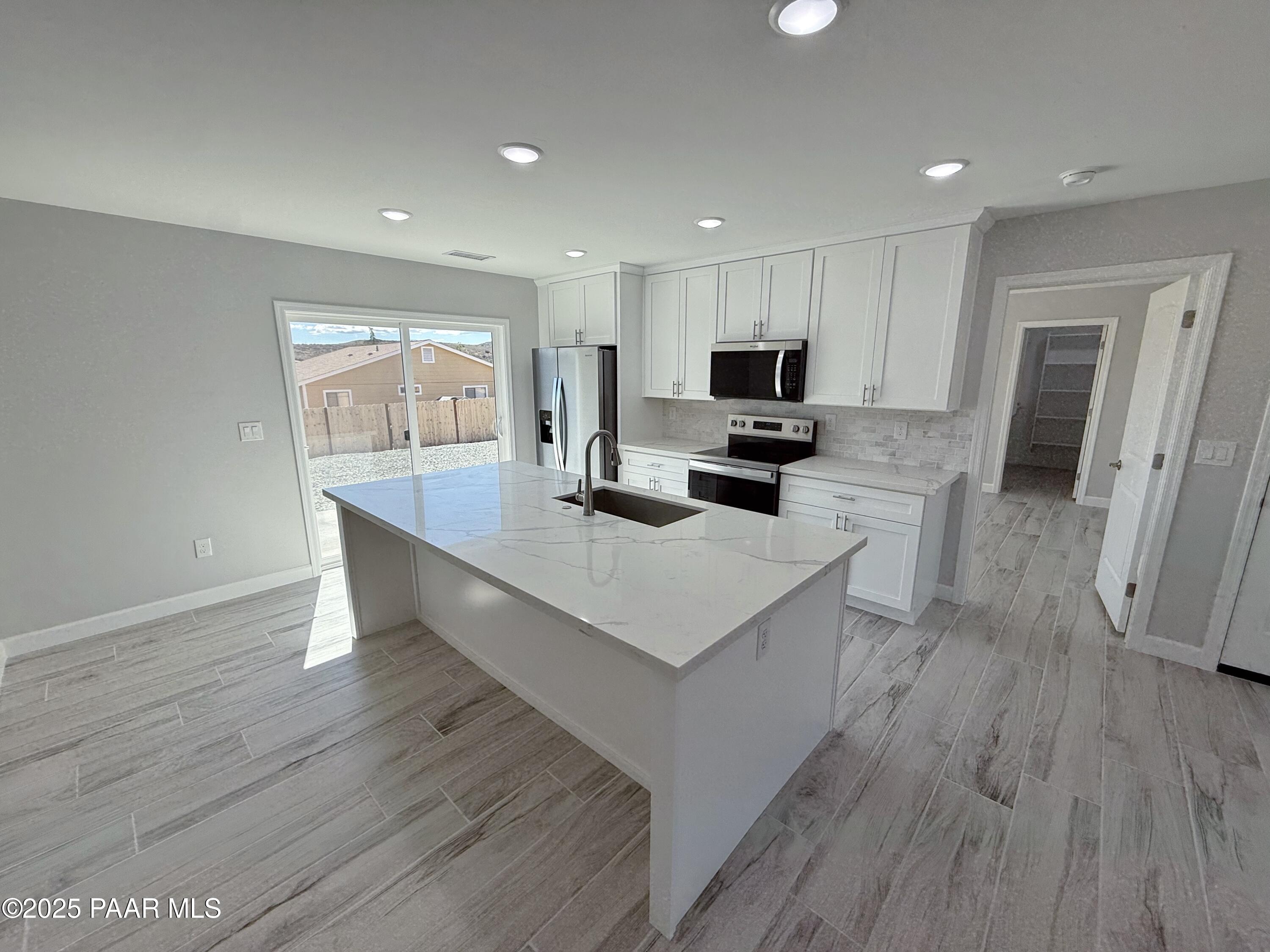 20235 East Mesa Verde Road, Unit 2 Mayer, AZ 86333 - Photo 10 of 21 Kitchen