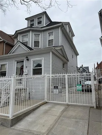 $899,000 | 139-19 88th Road | Jamaica