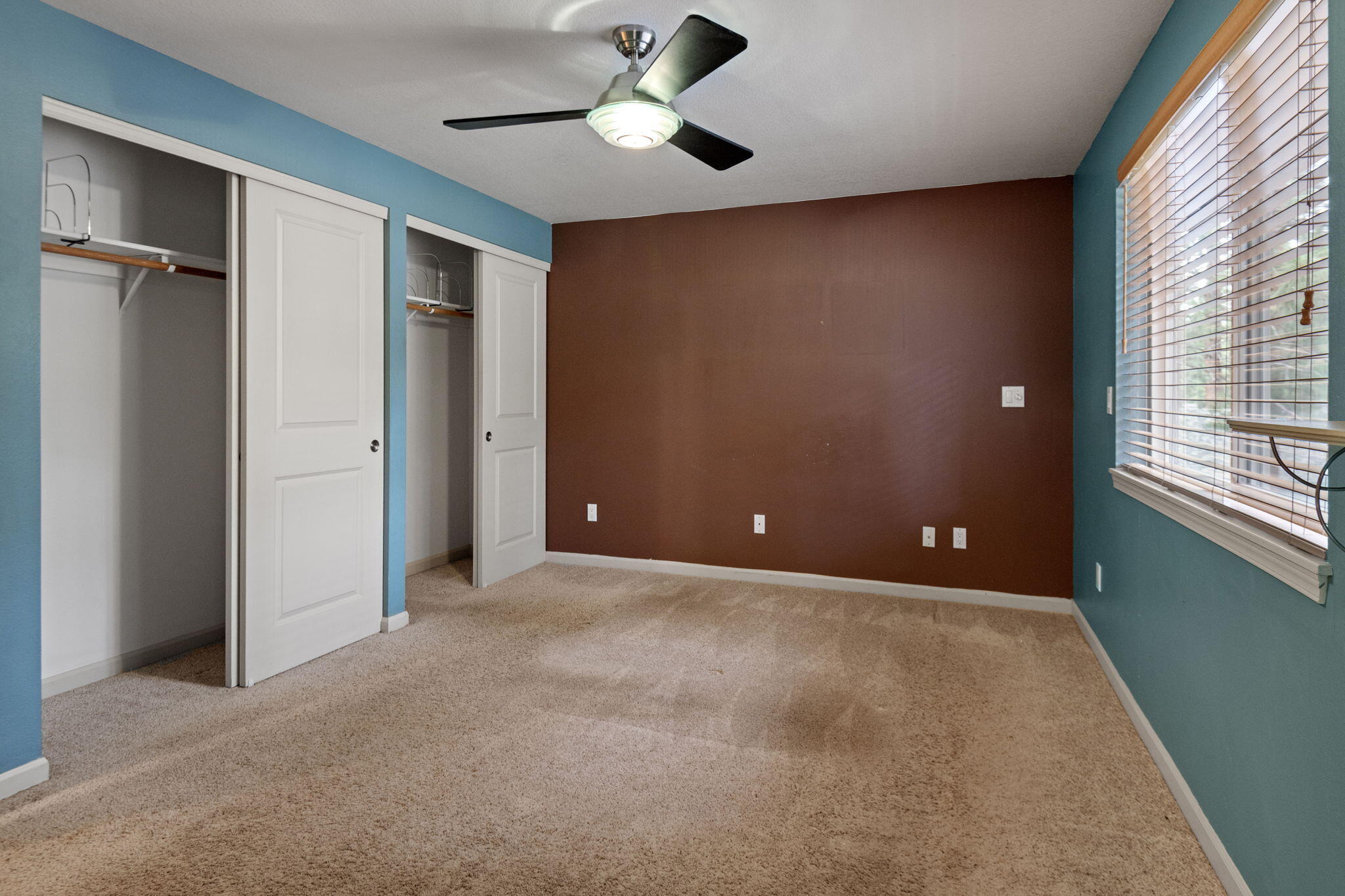 59736 Navajo Road Bend, OR 97702 - Photo 9 of 34 9-web-or-mls-DSC_7676
