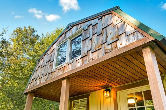 a view of a storage & utility room