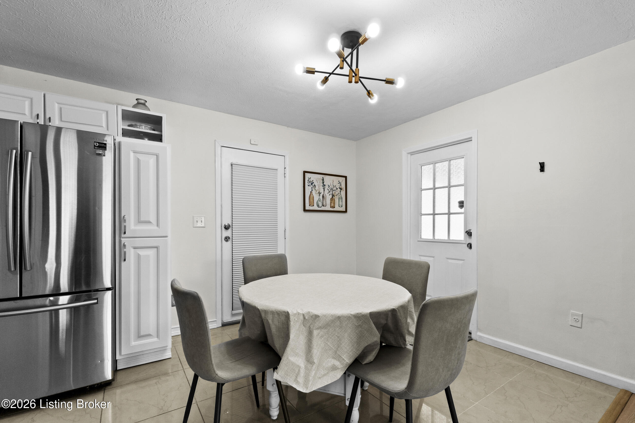7803 Rochelle Road Louisville, KY 40228 - Photo 9 of 39 DSC01538