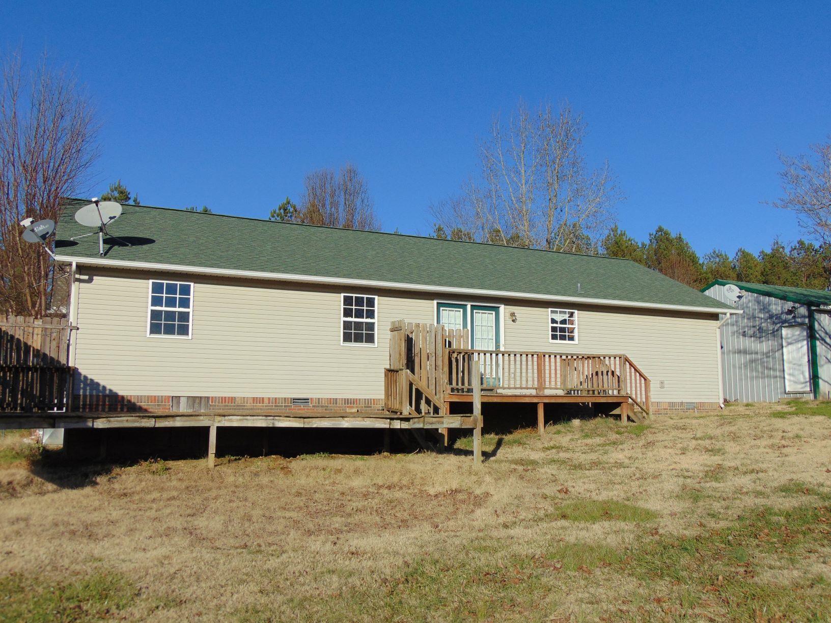800 Dugout Road Summertown, TN 38483 - Photo 2 of 12 Gallery Image 2