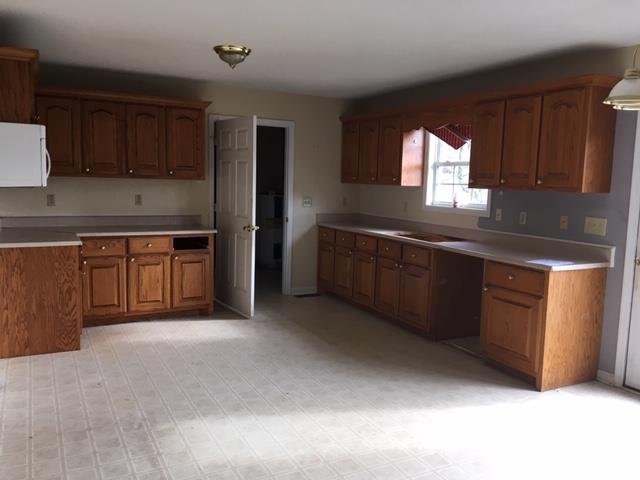 800 Dugout Road Summertown, TN 38483 - Photo 5 of 12 Gallery Image 5