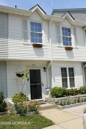 $365,000 | 96 Joan Court, Jackson, NJ 08527