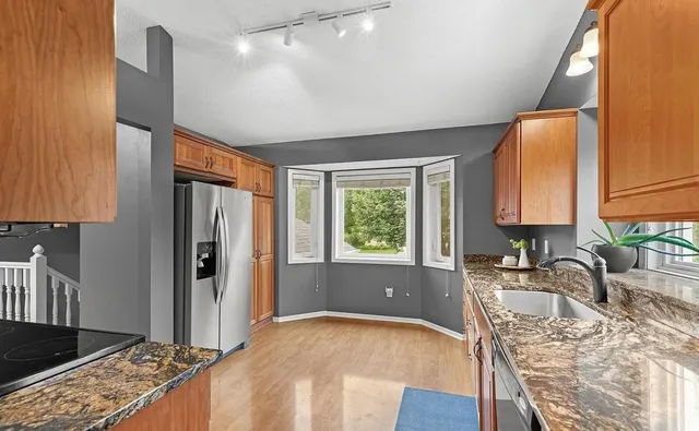 $2,750 | 18890 Barrington Drive, Eden Prairie, MN 55346