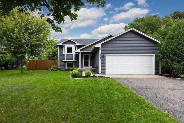 $2,750 | 18890 Barrington Drive, Eden Prairie, MN 55346