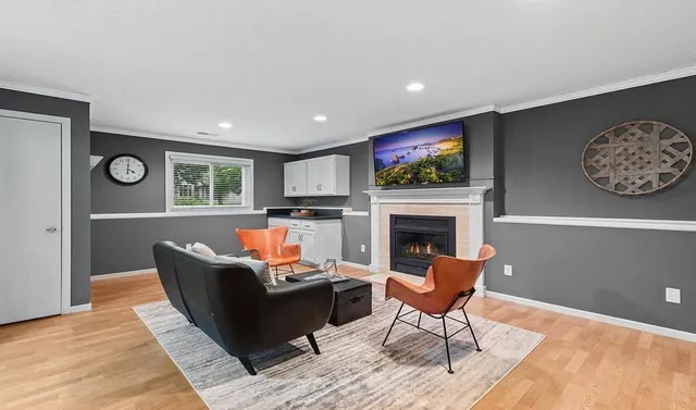 $2,750 | 18890 Barrington Drive, Eden Prairie, MN 55346