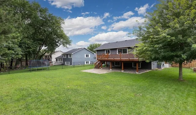 $2,750 | 18890 Barrington Drive, Eden Prairie, MN 55346