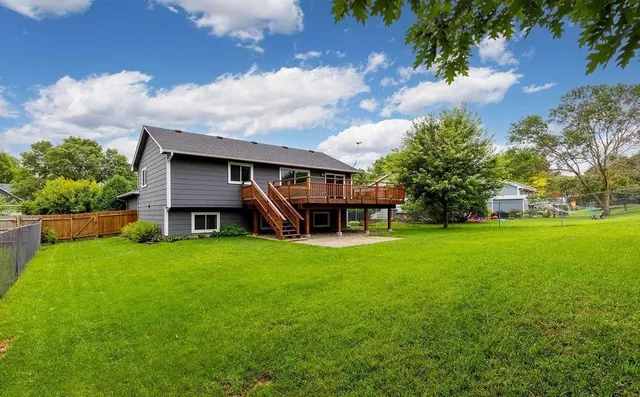 $2,750 | 18890 Barrington Drive, Eden Prairie, MN 55346
