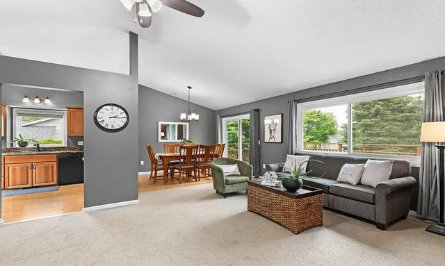 $2,750 | 18890 Barrington Drive, Eden Prairie, MN 55346