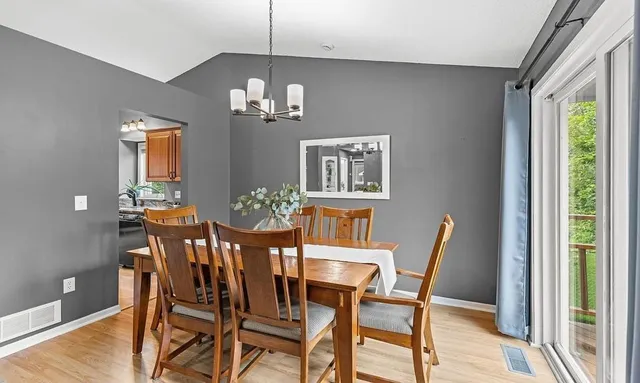 $2,750 | 18890 Barrington Drive, Eden Prairie, MN 55346