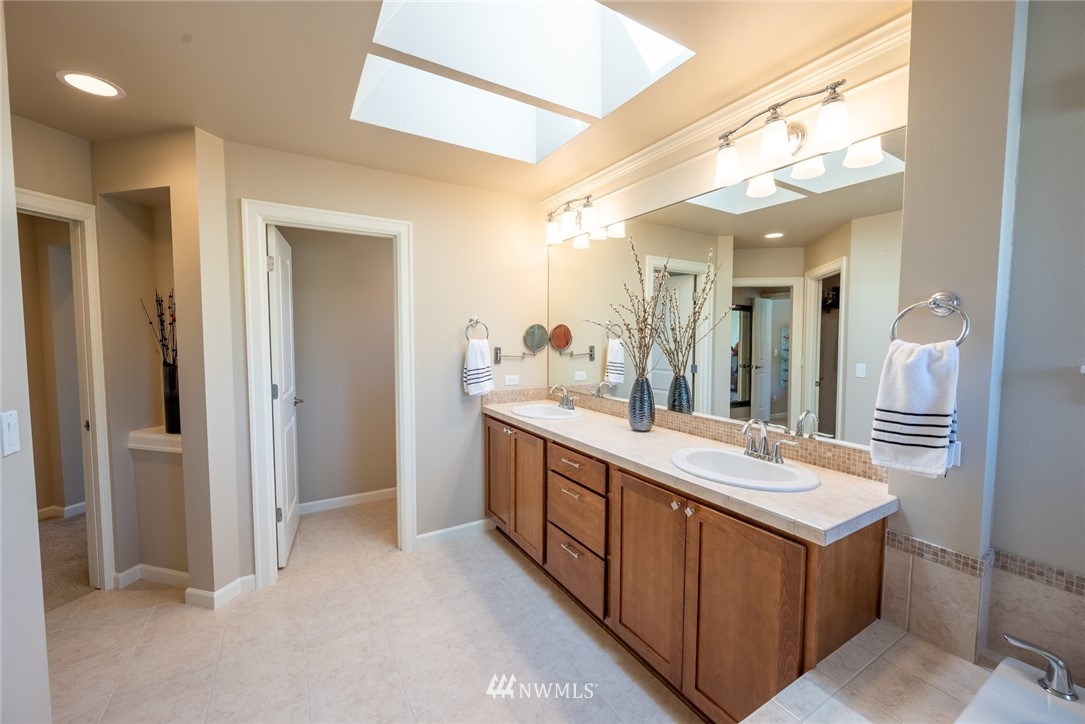 161 Hoquiam Place Northeast Renton, WA 98059 - Photo 18 of 39
