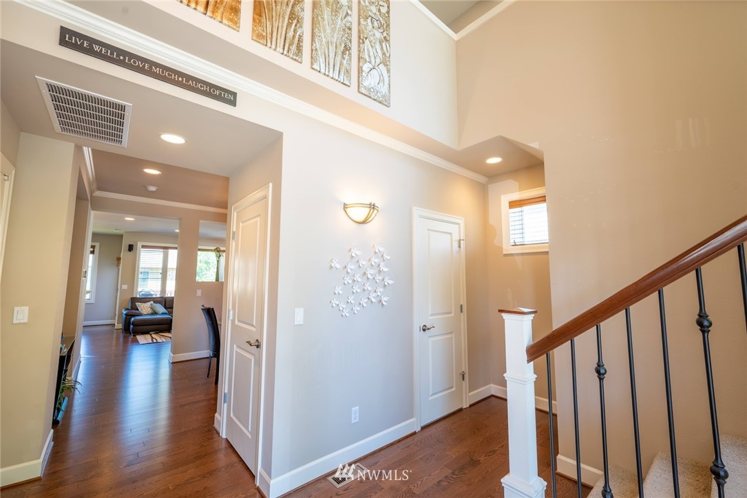 161 Hoquiam Place Northeast Renton, WA 98059 - Photo 4 of 39