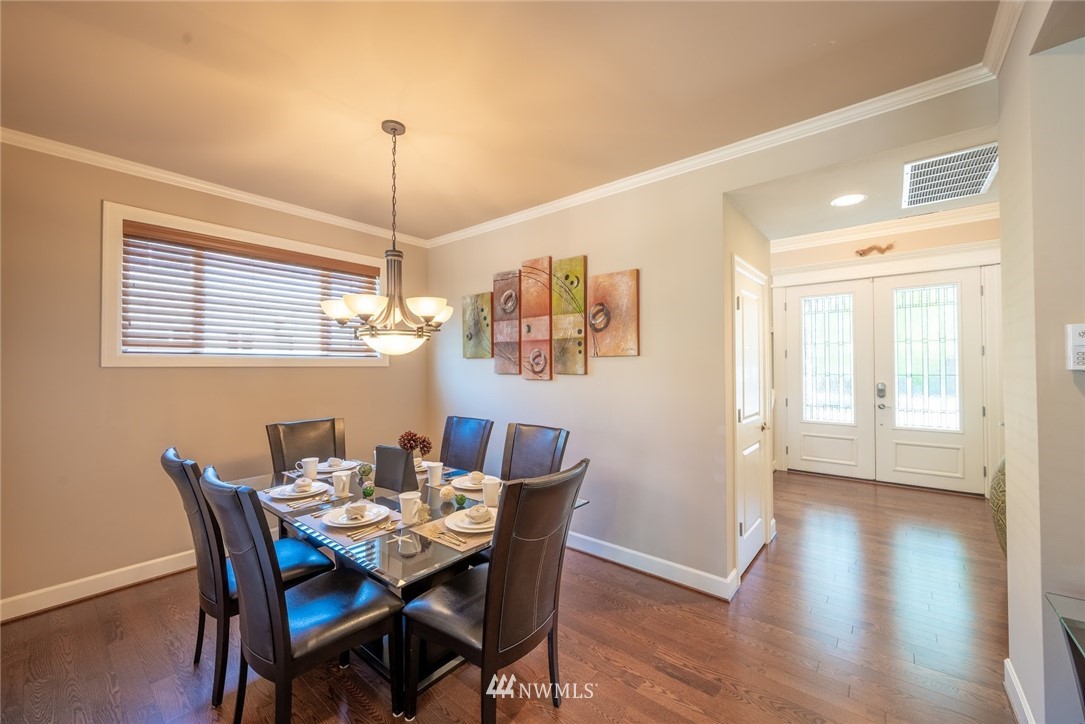 161 Hoquiam Place Northeast Renton, WA 98059 - Photo 5 of 39