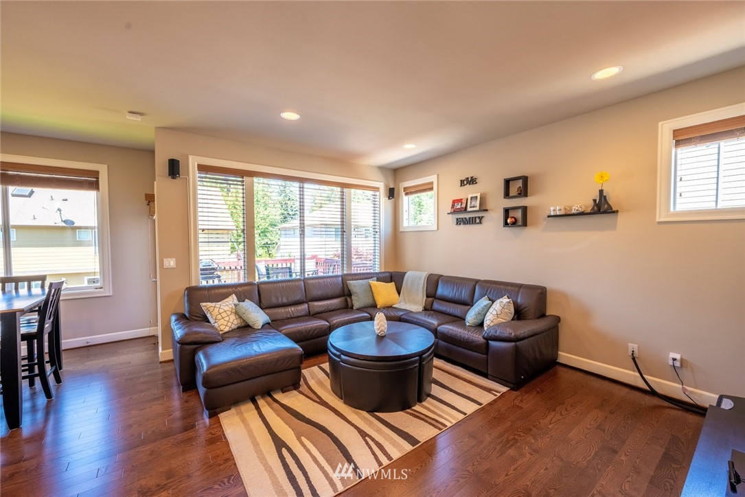 161 Hoquiam Place Northeast Renton, WA 98059 - Photo 6 of 39