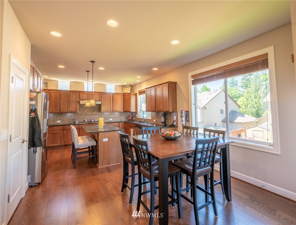 161 Hoquiam Place Northeast Renton, WA 98059 - Photo 8 of 39