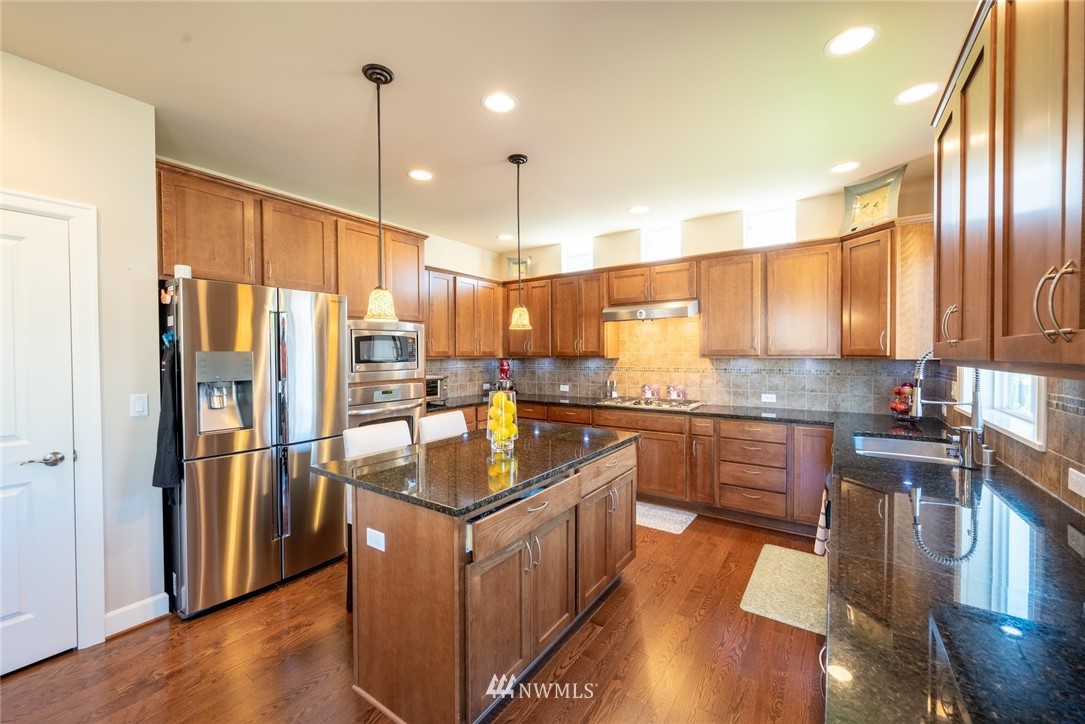 161 Hoquiam Place Northeast Renton, WA 98059 - Photo 9 of 39