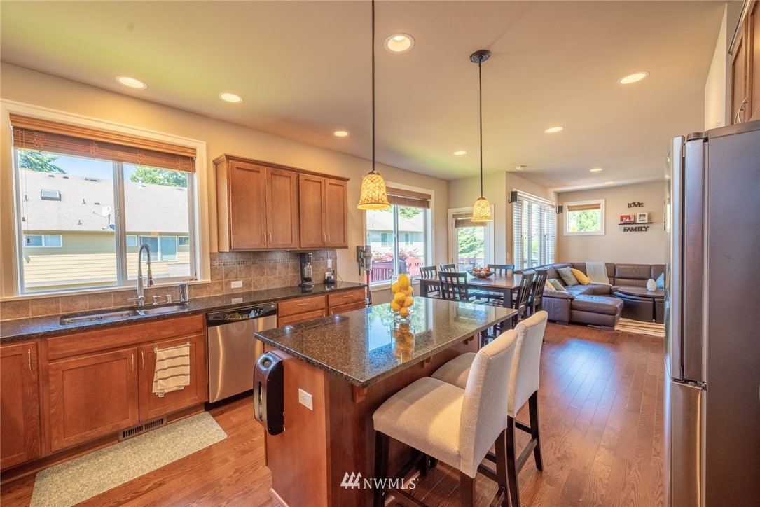 161 Hoquiam Place Northeast Renton, WA 98059 - Photo 10 of 39