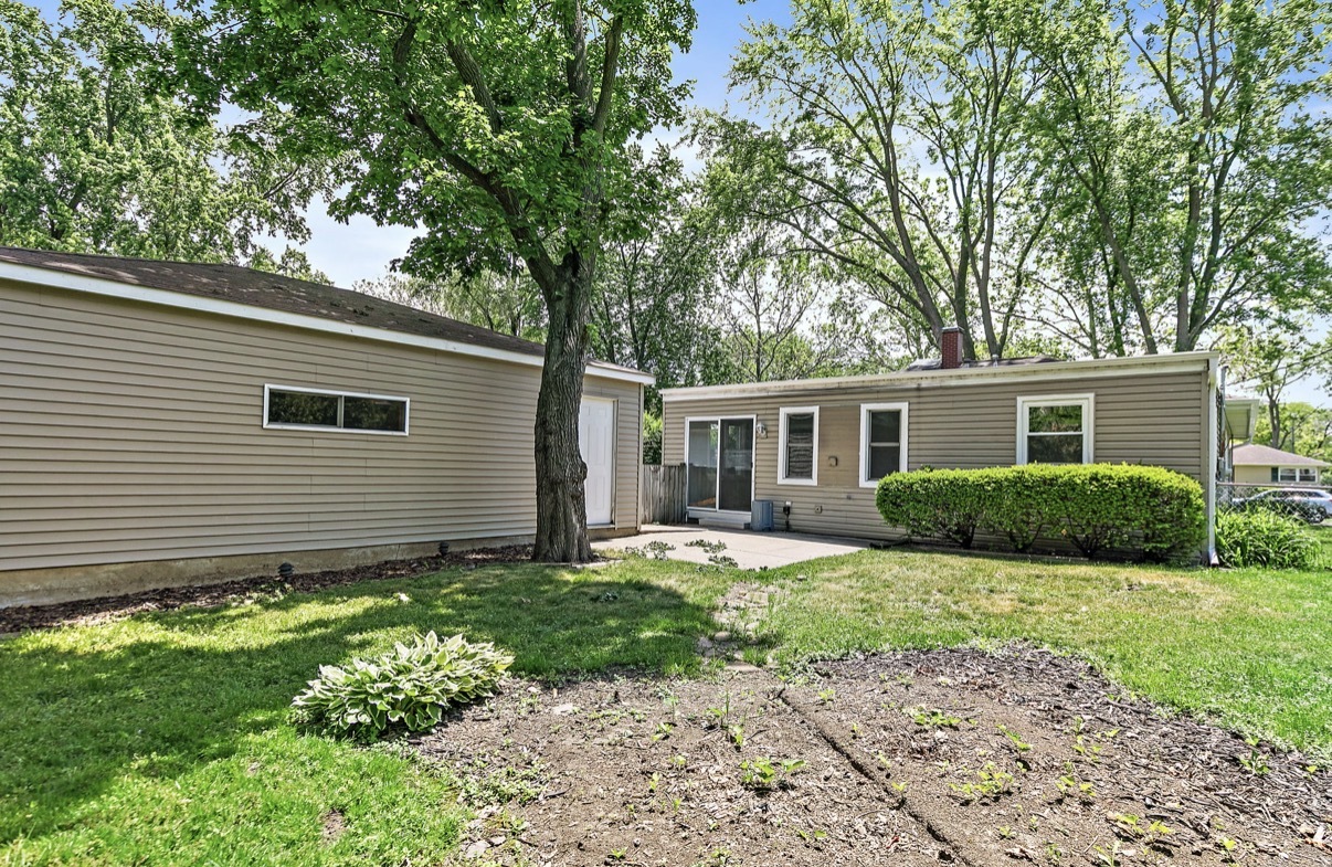 2204 Hawk Lane Rolling Meadows, IL 60008 - Photo 15 of 15