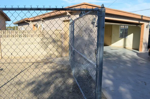 $1,895 | 11388 North 111th Avenue, Youngtown, AZ 85363