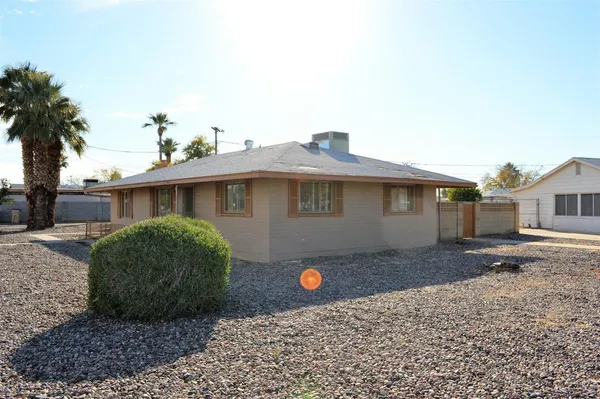 $1,895 | 11388 North 111th Avenue, Youngtown, AZ 85363