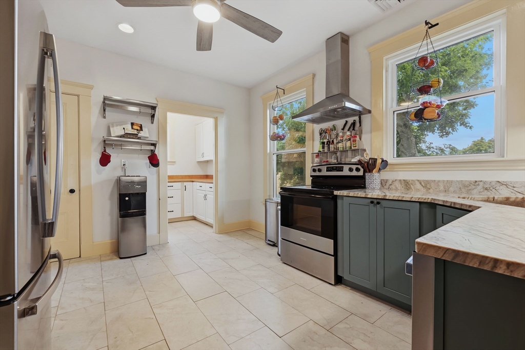 32 Ocean Street Beverly, MA 01915 - Photo 9 of 34