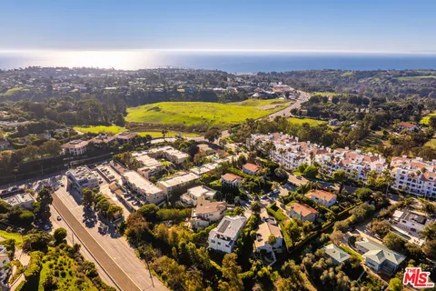$3,395,000 | 28935 West Beach Lane, Malibu, CA 90265