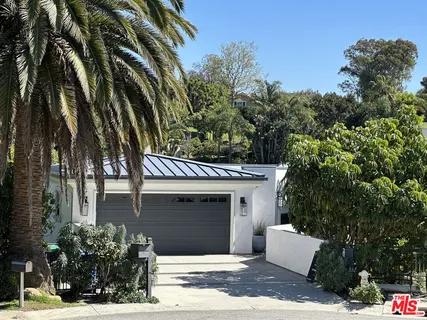 $3,395,000 | 28935 West Beach Lane, Malibu, CA 90265