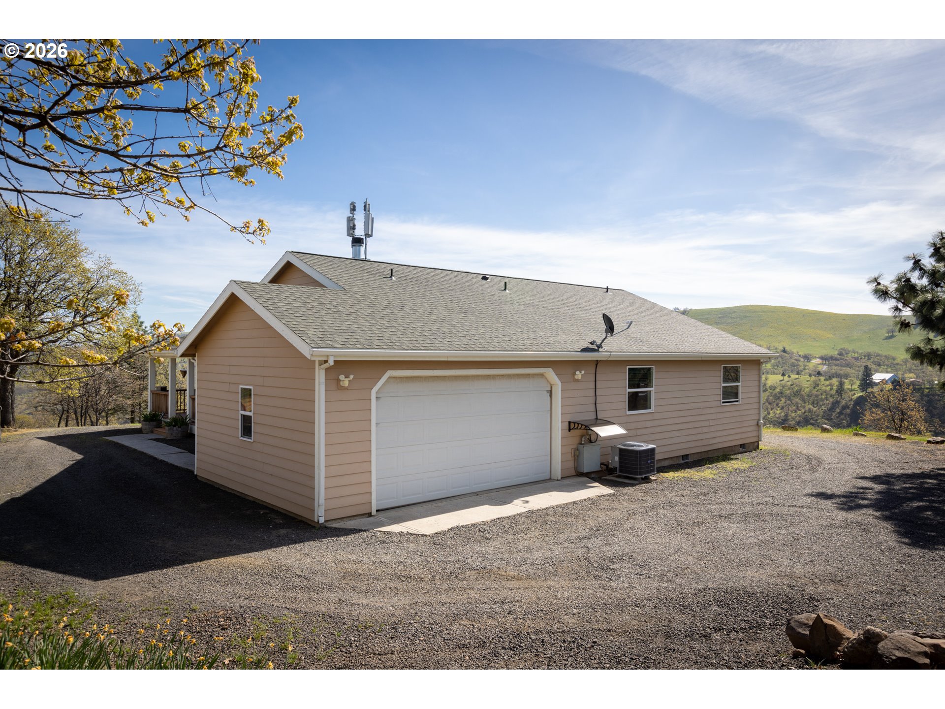 4377 Browns Creek Road The Dalles, OR 97058 - Photo 26 of 38 a view of a house with a patio