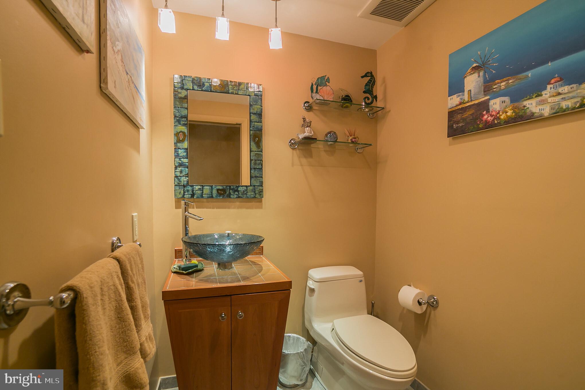 1661 Graham Road Jenkintown, PA 19046 - Photo 21 of 40 Powder room