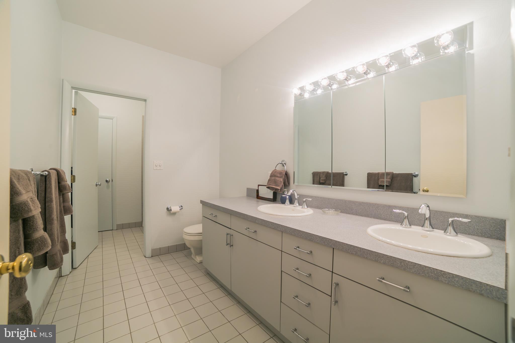 1661 Graham Road Jenkintown, PA 19046 - Photo 32 of 40 2nd Floor Hall Bath