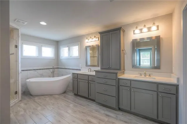 $600,000 | 1305 Northeast Goshen Drive, Lee's Summit, MO 64064