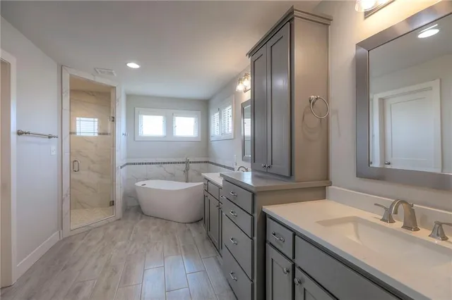 $600,000 | 1305 Northeast Goshen Drive, Lee's Summit, MO 64064