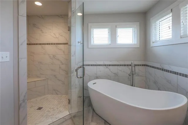 $600,000 | 1305 Northeast Goshen Drive, Lee's Summit, MO 64064