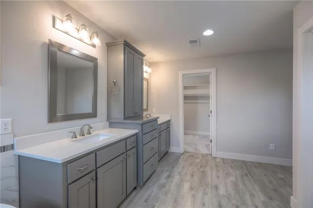 $600,000 | 1305 Northeast Goshen Drive, Lee's Summit, MO 64064