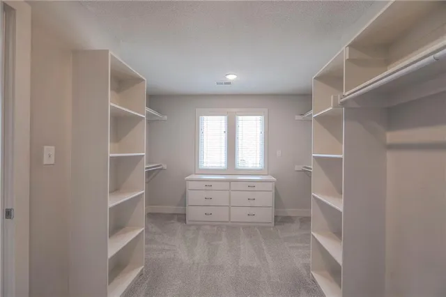 $600,000 | 1305 Northeast Goshen Drive, Lee's Summit, MO 64064