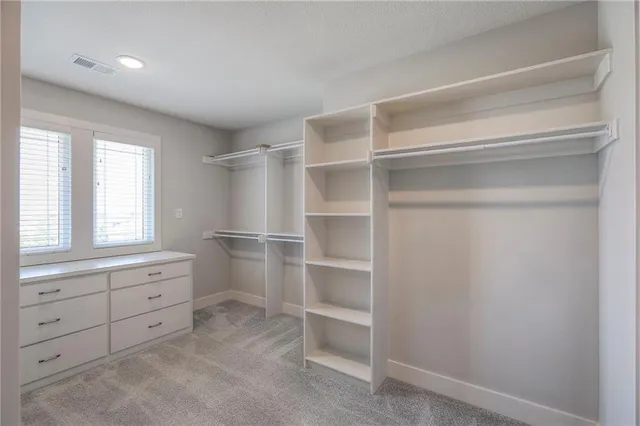 $600,000 | 1305 Northeast Goshen Drive, Lee's Summit, MO 64064