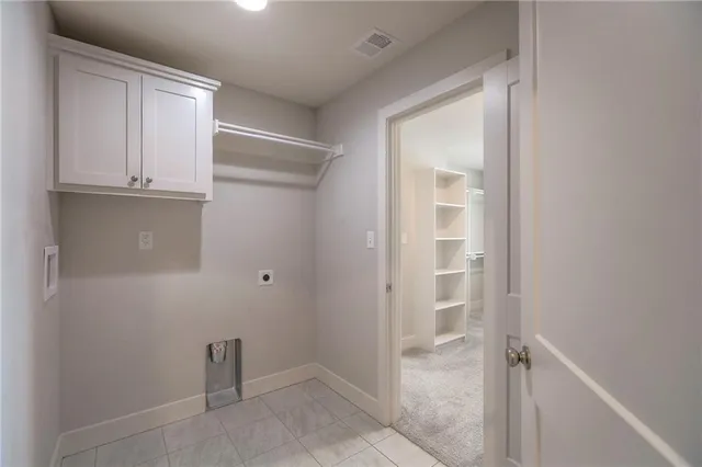 $600,000 | 1305 Northeast Goshen Drive, Lee's Summit, MO 64064