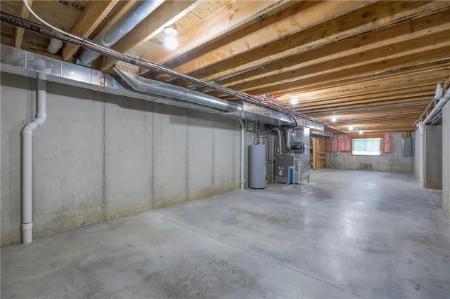 $600,000 | 1305 Northeast Goshen Drive, Lee's Summit, MO 64064