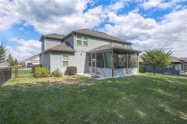 $600,000 | 1305 Northeast Goshen Drive, Lee's Summit, MO 64064