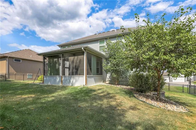 $600,000 | 1305 Northeast Goshen Drive, Lee's Summit, MO 64064