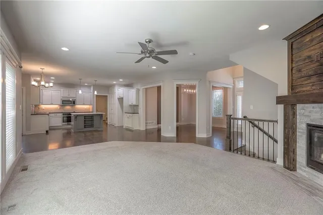 $600,000 | 1305 Northeast Goshen Drive, Lee's Summit, MO 64064