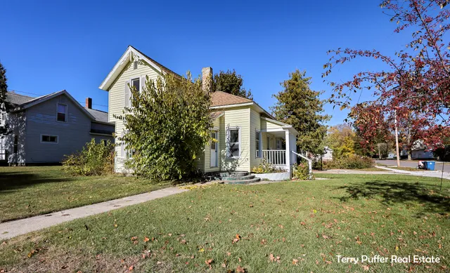 $179,900 | 216 Jefferson Street, Hart, MI 49420