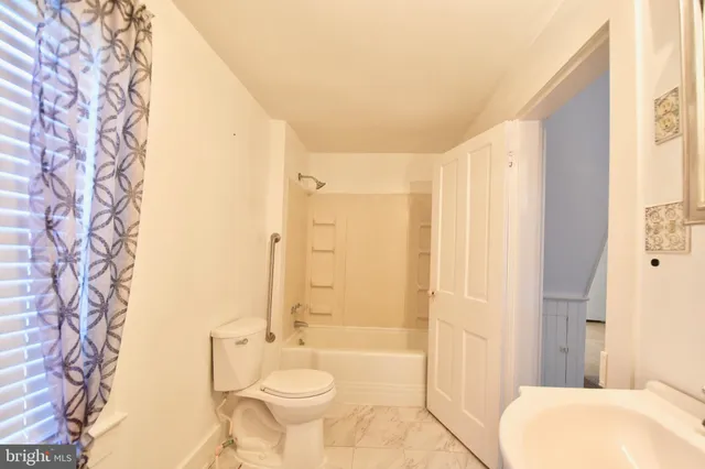 $285,000 | 207 Water Street, Sharptown, MD 21861