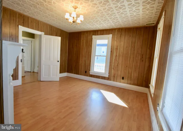 $285,000 | 207 Water Street, Sharptown, MD 21861